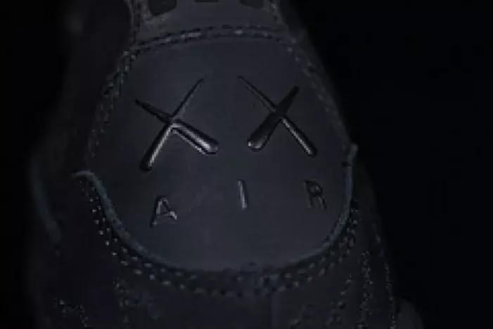 GoodFit 2906 Nike Air Jordan 4 retro kaws black 930155-001 