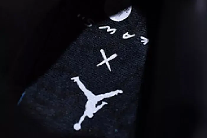GoodFit 2906 Nike Air Jordan 4 retro kaws black 930155-001 