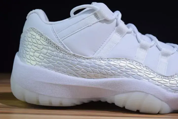 GoodFit 6257 Air Jordan 11 Low Heiress Frost White 897331-100 