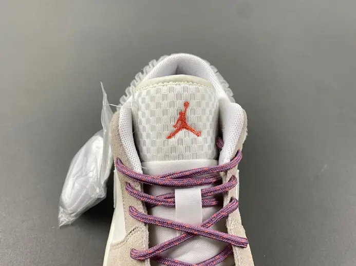 Jordan 1 Low FQ8094-100 Minimalist 3920 