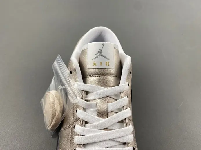 Jordan 1 Low SE Metallic Zinc HQ3529-099 Cozy 3737 