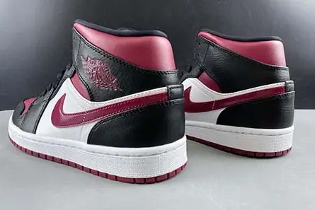 Jordan 1 Mid 554724-066 SportInspired 9806 