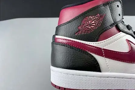 Jordan 1 Mid 554724-066 SportInspired 9806 