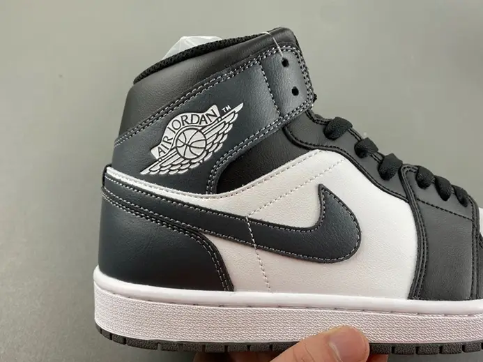 Jordan 1 Mid Black White Iron Grey  DQ8426-001 Minimalist 3933 