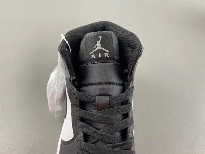 Jordan 1 Mid Black White Iron Grey  DQ8426-001 Minimalist 3933 