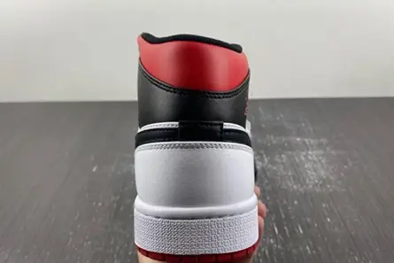 Jordan 1 Mid Gym Red Black Toe DQ8426-106 Reliable 1951 