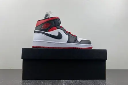 Jordan 1 Mid Gym Red Black Toe DQ8426-106 Reliable 1951 
