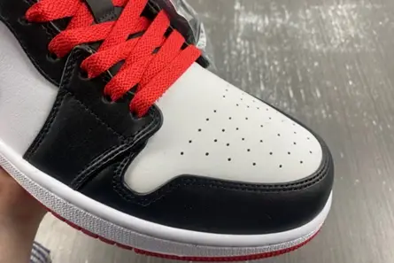 Jordan 1 Mid Gym Red Black Toe DQ8426-106 Reliable 1951 