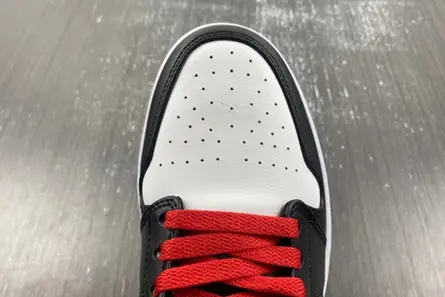 Jordan 1 Mid Gym Red Black Toe DQ8426-106 Reliable 1951 