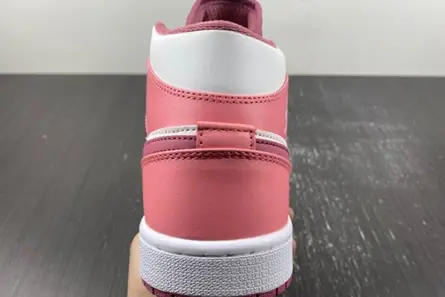 Jordan 1 Mid Valentine's Day (2023)  DQ8423-616 Reliable 6720 