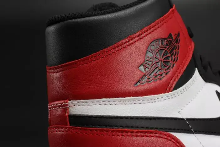 Jordan 1 Retro Black Toe 555088-125 Comfortable 5888 