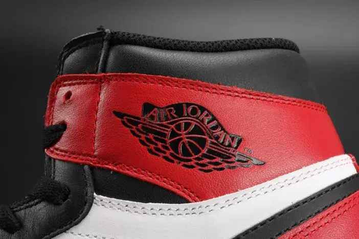 Jordan 1 Retro Black Toe 555088-125 Comfortable 5888 