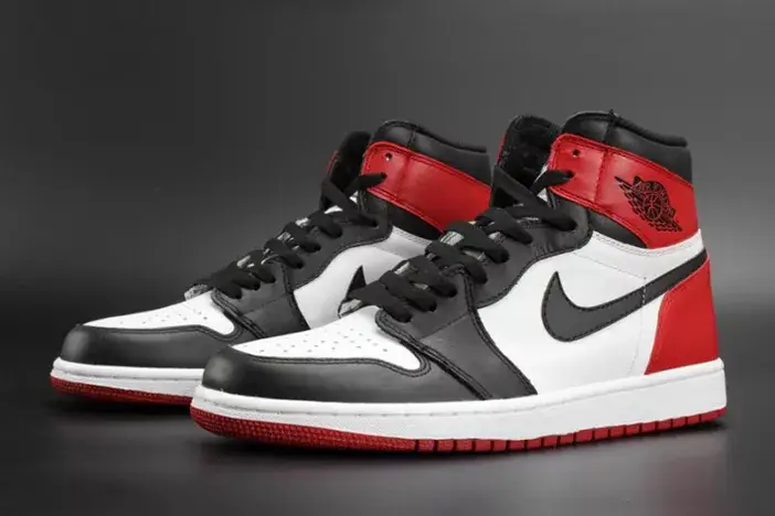 Jordan 1 Retro Black Toe 555088-125 Comfortable 5888 