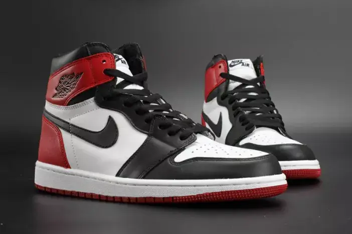 Jordan 1 Retro Black Toe 555088-125 Comfortable 5888 