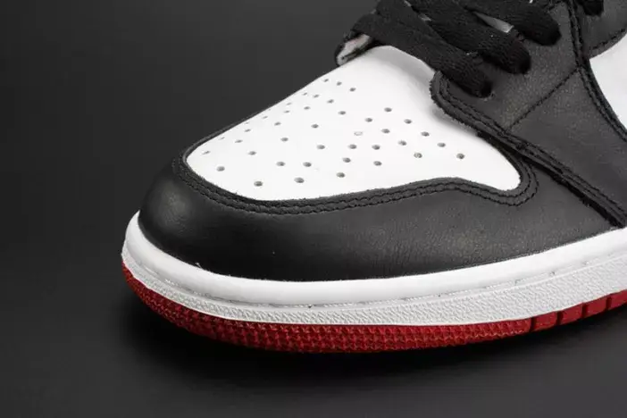 Jordan 1 Retro Black Toe 555088-125 Comfortable 5888 