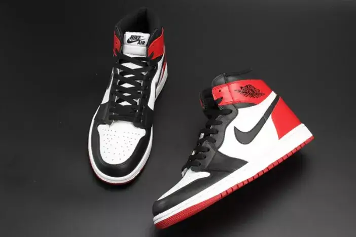 Jordan 1 Retro Black Toe 555088-125 Comfortable 5888 
