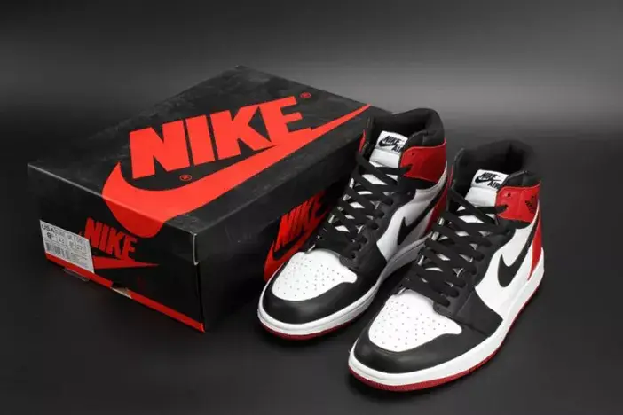Jordan 1 Retro Black Toe 555088-125 Comfortable 5888 