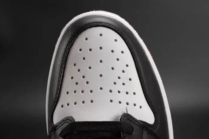 Jordan 1 Retro Black Toe 555088-125 Comfortable 5888 