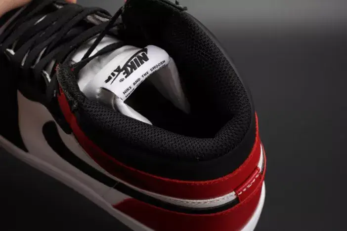 Jordan 1 Retro Black Toe 555088-125 Comfortable 5888 