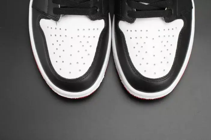 Jordan 1 Retro Black Toe 555088-125 Comfortable 5888 