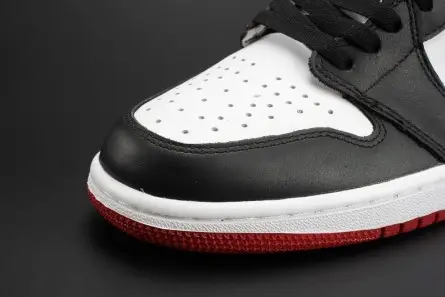 Jordan 1 Retro Black Toe 555088-125 Comfortable 5888 