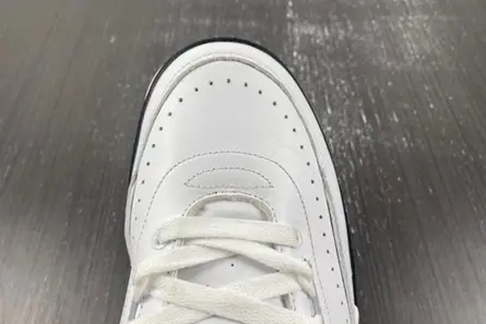Jordan 2 Retro OG Chicago  DX2454-106 Trendsetting 7405 