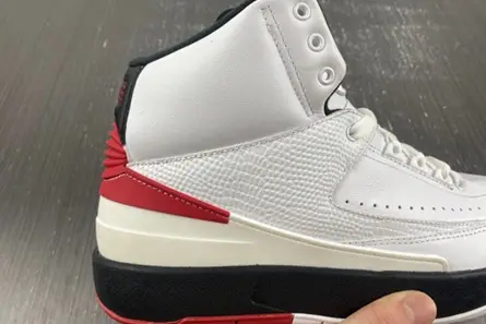 Jordan 2 Retro OG Chicago  DX2454-106 Trendsetting 7405 