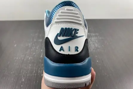 Jordan 3 Retro 136064-660 Classic 7085 