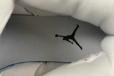 Jordan 4 Retro Frozen Moments  AQ9129-001 Modern 3714 