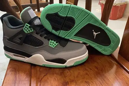Jordan 4 Retro Green Glow  308497-033 NewStyle 3439 