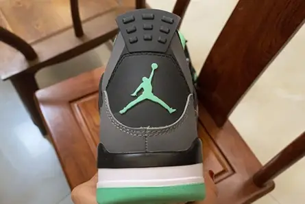 Jordan 4 Retro Green Glow  308497-033 NewStyle 3439 