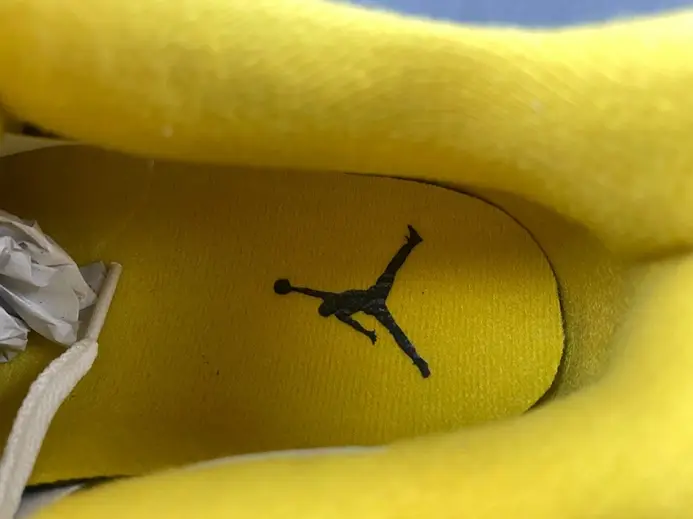Jordan 4 Retro Vivid Sulfur (Women's)  AQ9129-101 Fashionable 9406 