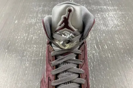 Jordan 5 Retro Burgundy (2023)  DZ4131-600 DailyWear 8454 