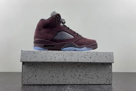 Jordan 5 Retro Burgundy (2023)  DZ4131-600 DailyWear 8454 
