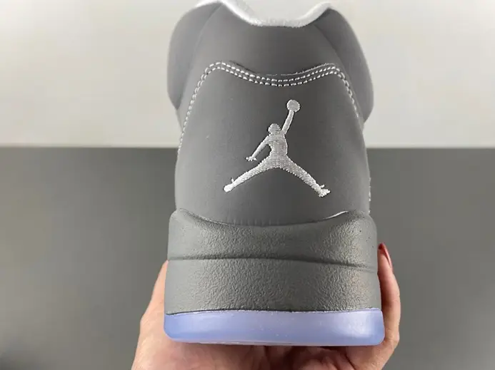 Jordan 5 Retro Wolf Grey  136027-005 Versatile 5507 