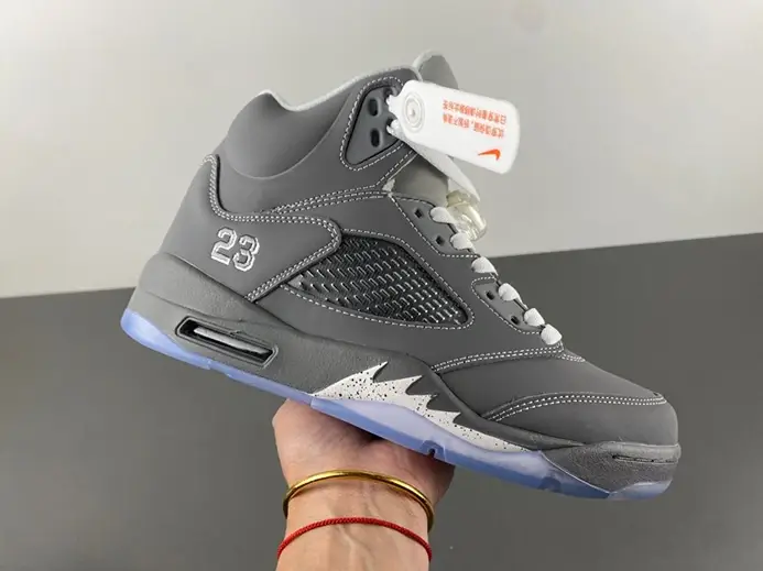 Jordan 5 Retro Wolf Grey  136027-005 Versatile 5507 