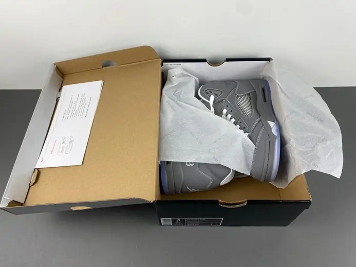 Jordan 5 Retro Wolf Grey  136027-005 Versatile 5507 