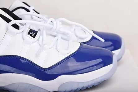 Lightweight 6039 Air Jordan 11 Low WMNS “Concord” AH7860-100 
