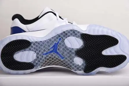 Lightweight 6039 Air Jordan 11 Low WMNS “Concord” AH7860-100 