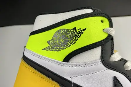 Minimalist 8871 Air Jordan 1 High OG “University Gold” 555088-118 