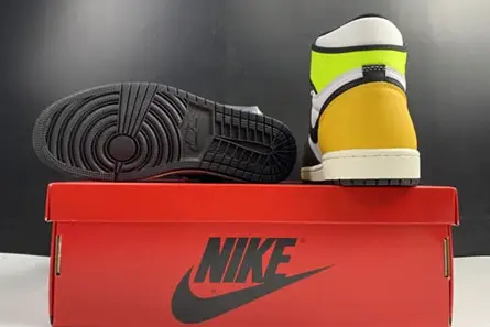 Minimalist 8871 Air Jordan 1 High OG “University Gold” 555088-118 