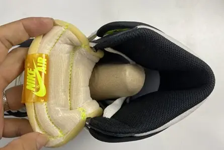 Minimalist 8871 Air Jordan 1 High OG “University Gold” 555088-118 