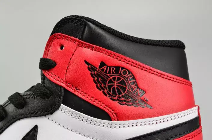 Modern 502 AIR JORDAN 1 RETRO HIGH OG  555088-026 