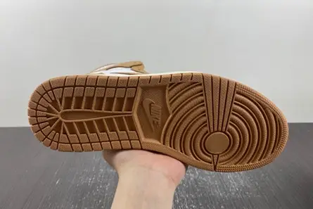 Modern 7117 Jordan 1 Retro High OG Praline (Women's)  FN6622-201 