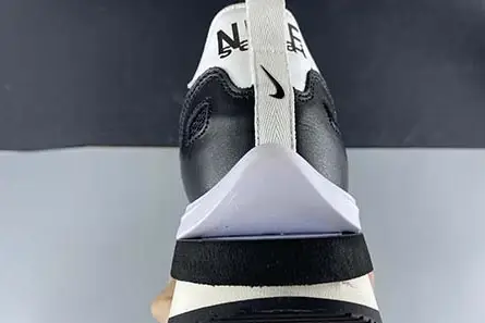 ModernLook 197 Sacai x Nike Pegasua Vaporfly Black White CI9928 001 
