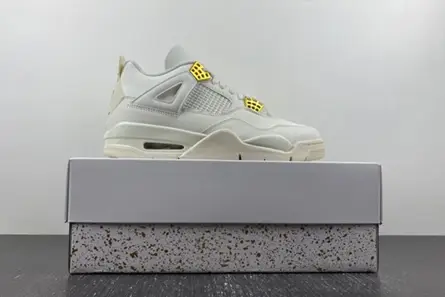 ModernLook 241 Air Jordan 4 “Metallic Gold” AQ9129-170 