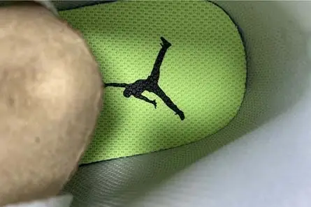 ModernLook 5670 Air Jordan 1 Mid CV3018-001 