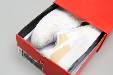 NIKE AIR FORCE 1’07 LV8 SUEDE WHITE A09281-100 Comfortable 2104 
