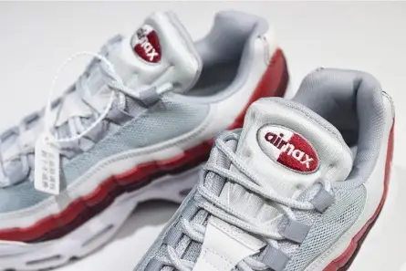 NIKE Air Max 95 Essential Mens White-Grey-Red Running Shoes  749766-103 Cozy 4723 