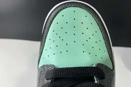 NIKE DUNK SB DIAMOND TIFFANY 304292 402 Sophisticated 1053 